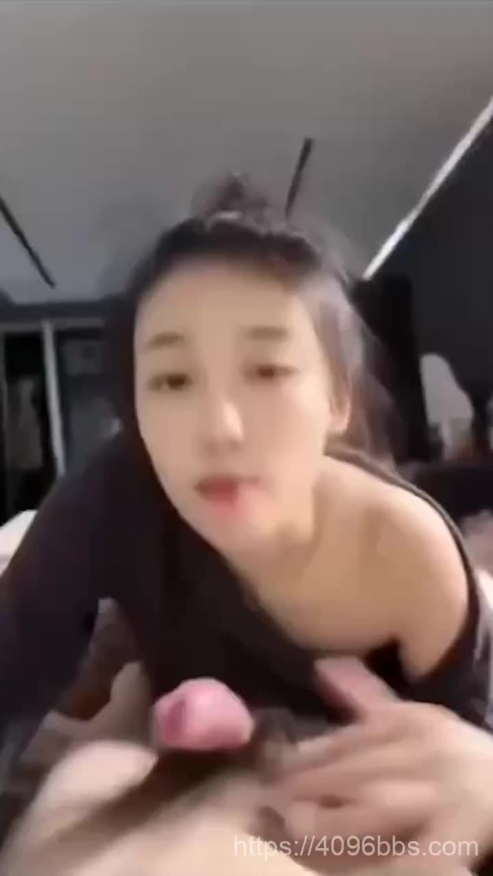 好好口你的鸡巴就是了，你哪来那么多的表情？