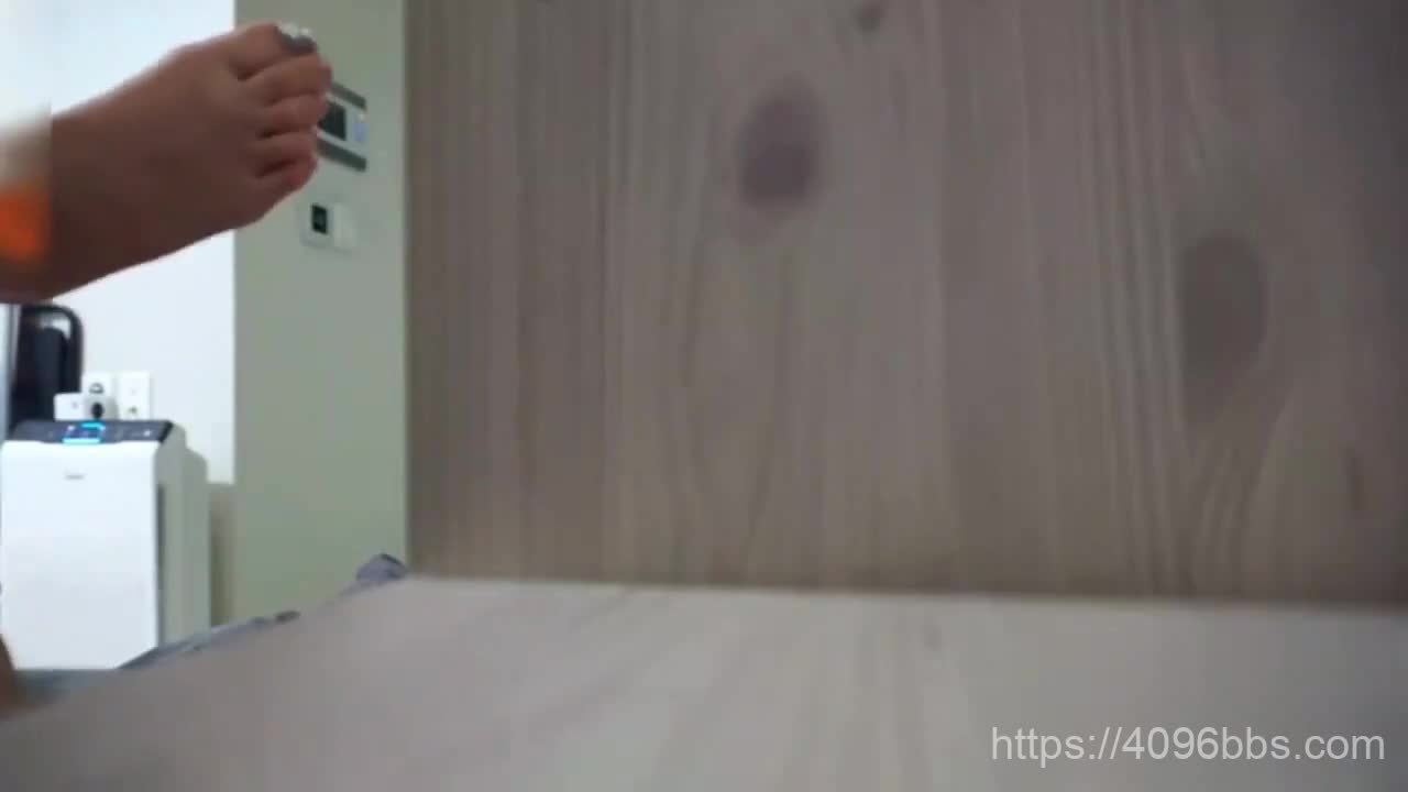 【好片分享】约炮01年学妹『全秀珍』回寓所嫖宿，罕见嫖娼内射，中途差点翻车