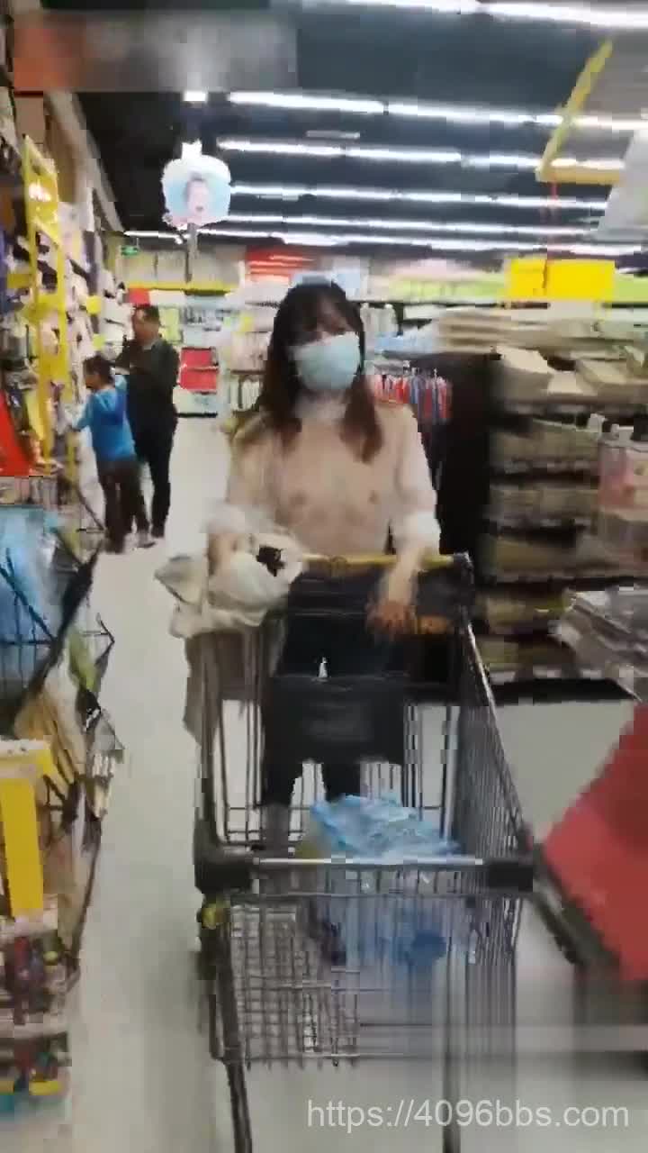 【热门事件】广西百色一中女教师被告被家长发现其在外网发布淫秽视频上班自慰