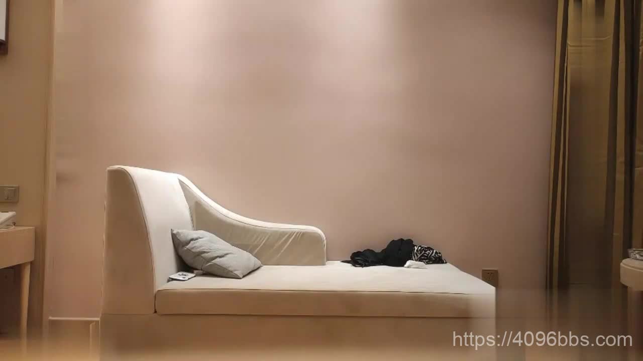 173模特魔鬼身材沙发啪啪玩弄上位