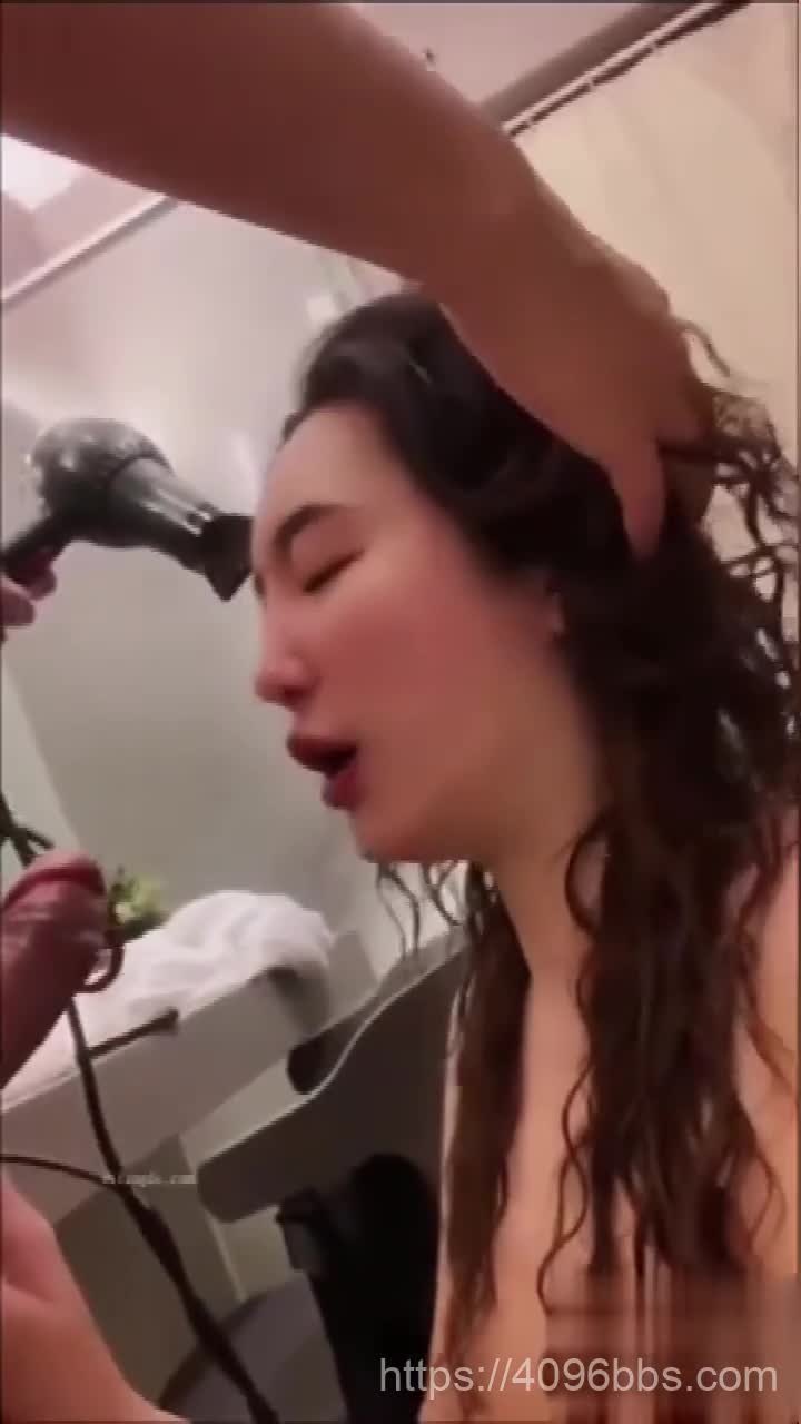 【好片分享】反差御姐，175cm大长腿，把自己当成礼物，完美露脸