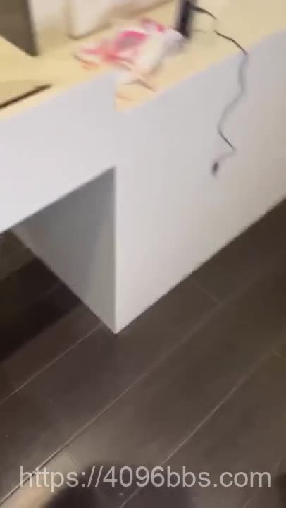 【好片分享】摄影师约拍推倒学生嫩妹_学妹看着十分清纯可爱，被摄影师各种玩弄后淫水直流